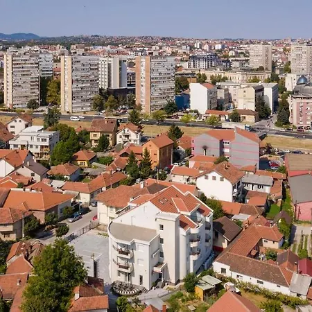 Rubicon Garni فندق