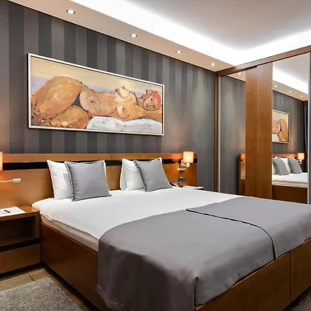 فندق Rubicon Garni 4*