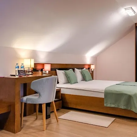 Rubicon Garni Hotel 4*