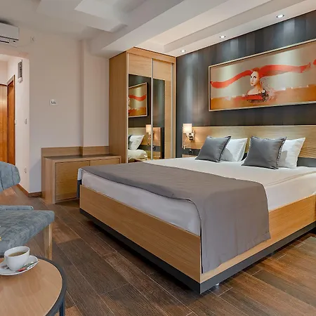 Hotel Rubicon Garni 4*