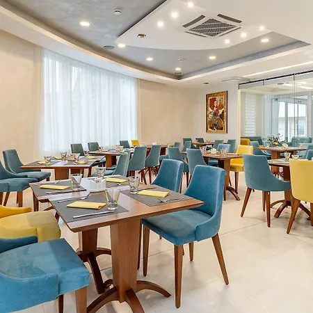 Rubicon Garni Hotel 4*